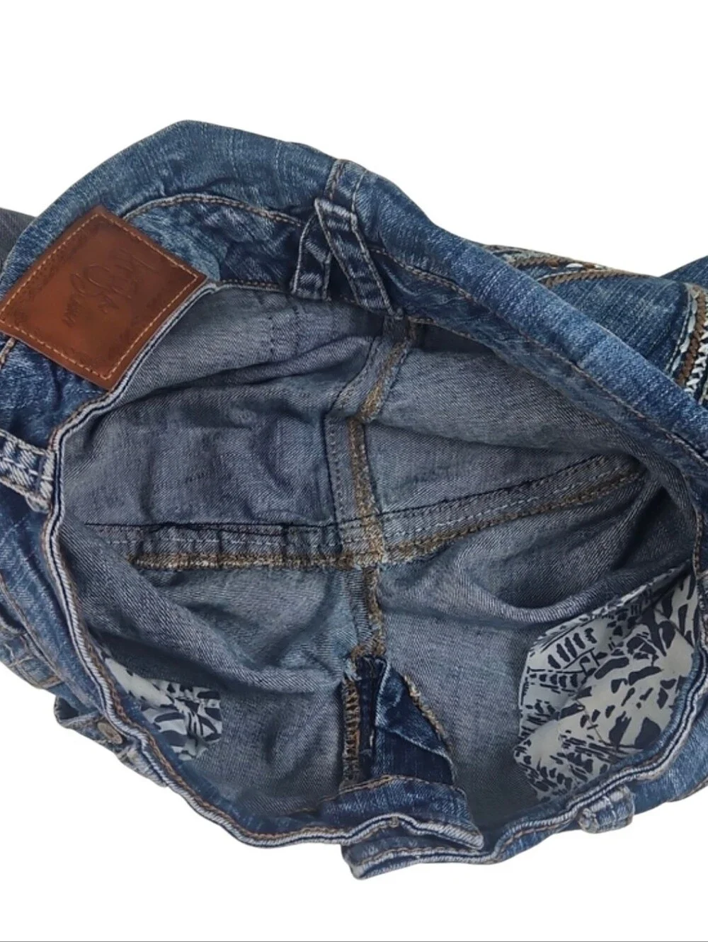 Ariya Jeans Distressed Blue Denim Women’s Jean Bermuda Shorts Y2K Grunge, 9/10